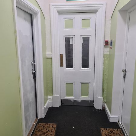 מרת'יר טידפיל Tredegar Arms Budget Guesthouse For Walkers/Cyclists/Contractors/Traveler מראה חיצוני תמונה