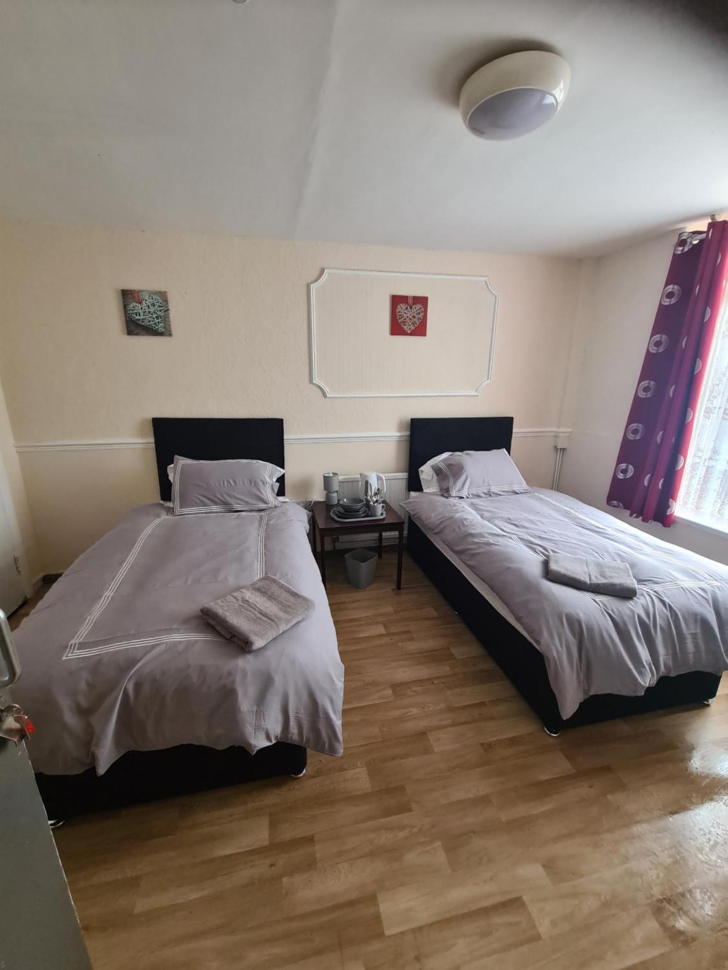 מרת'יר טידפיל Tredegar Arms Budget Guesthouse For Walkers/Cyclists/Contractors/Traveler מראה חיצוני תמונה
